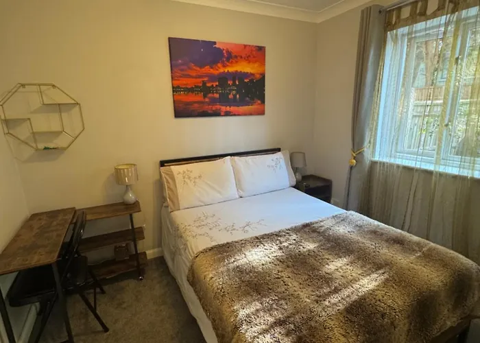 Waterfront Double Room With Fireplace In The Heart Of Royal Docks