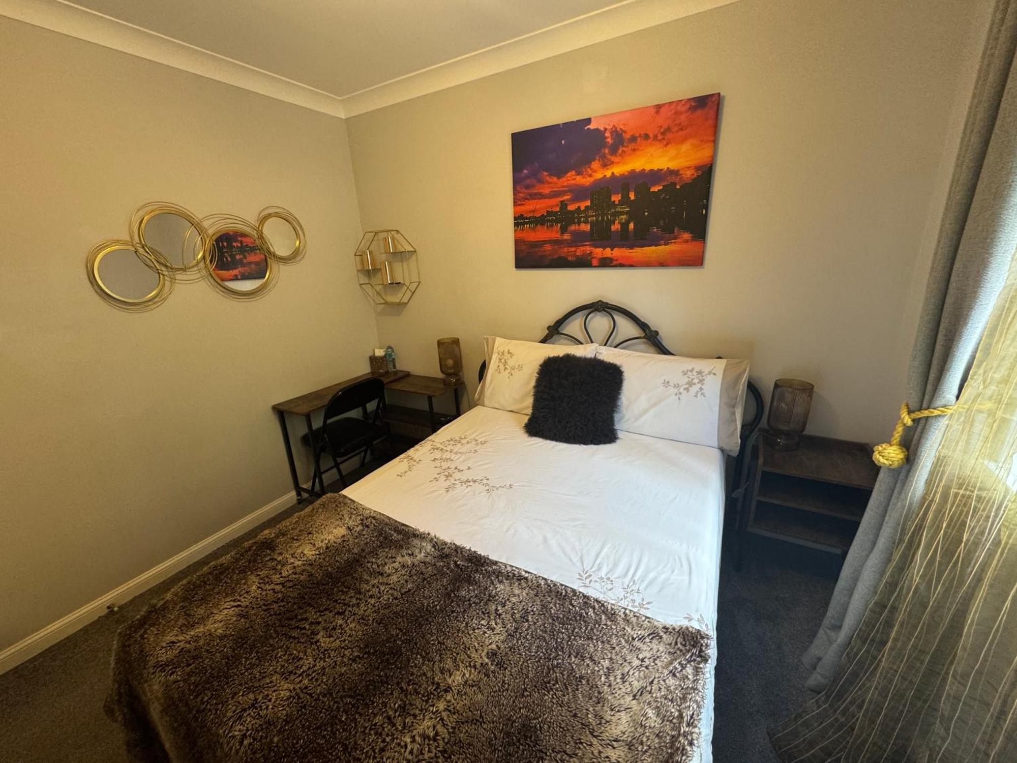 Waterfront Double With Fireplace In The Heart Of Royal Docks Habitación en casa particular Londres